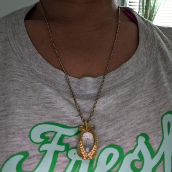 Joan Rivers Faberge Egg Bow Trim Pendant and necklace, pre owned - Picture 2 of 6